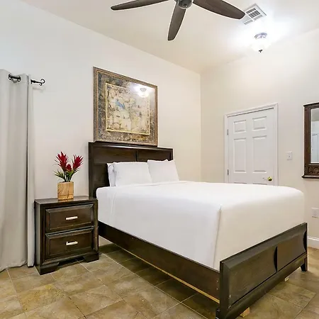 Spacious 4Br City Condo Steps From St Charles Ave New Orleans Exterior photo