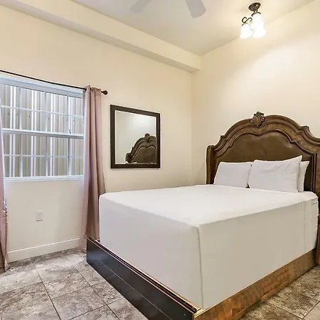 Spacious 4Br City Condo Steps From St Charles Ave New Orleans Exterior photo