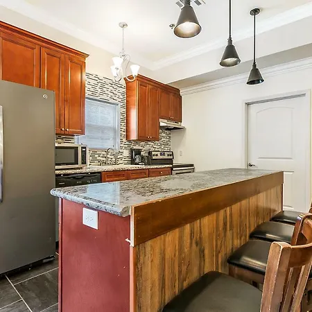 Spacious 4Br City Condo Steps From St Charles Ave New Orleans Exterior photo