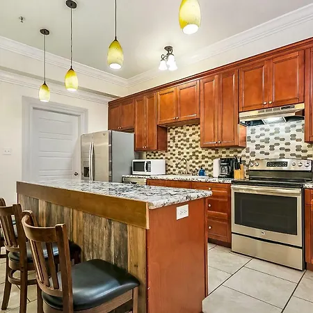 Spacious 4Br City Condo Steps From St Charles Ave New Orleans Exterior photo