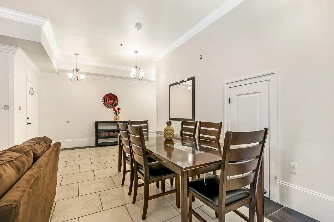 Appartement Spacious 4br Steps From St Charles Ave La Nouvelle-Orléans