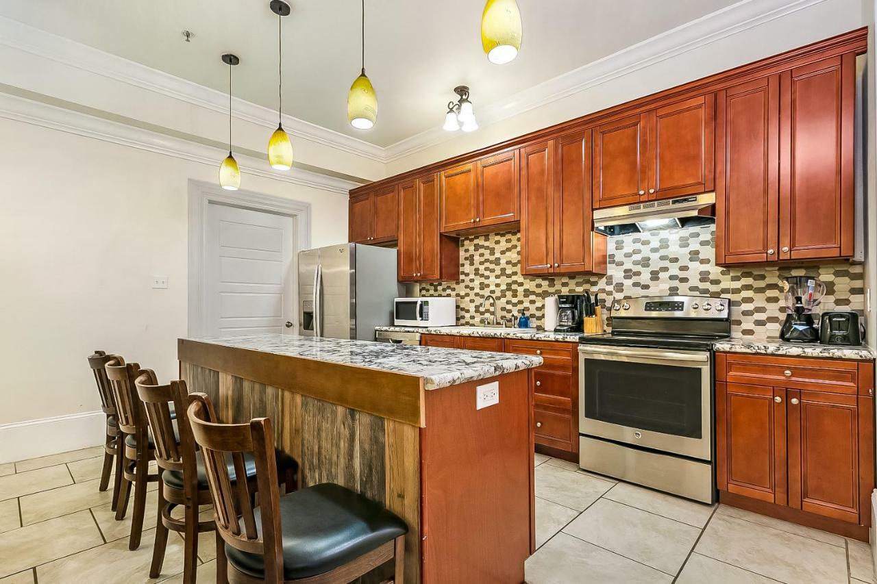 Appartement Spacious 4br Steps From St Charles Ave La Nouvelle-Orléans